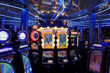 m8win featured game showcase